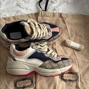 GG Rhyton 'Beige White Pink'